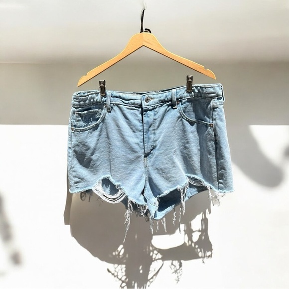 🌻Wild Fable Light Wash Highest Rise Button Fly Cutoff Shorts Size 14W - Picture 1 of 10
